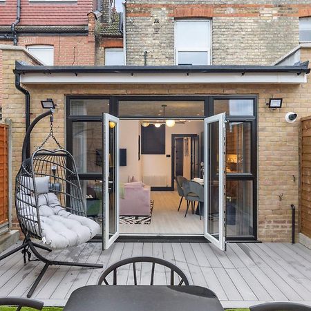 Unwind In Style 2Br With Cozy Backyard For Groups Διαμέρισμα Λονδίνο Εξωτερικό φωτογραφία