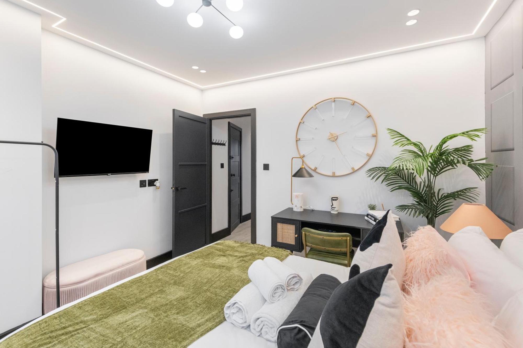 Unwind In Style 2Br With Cozy Backyard For Groups Διαμέρισμα Λονδίνο Εξωτερικό φωτογραφία
