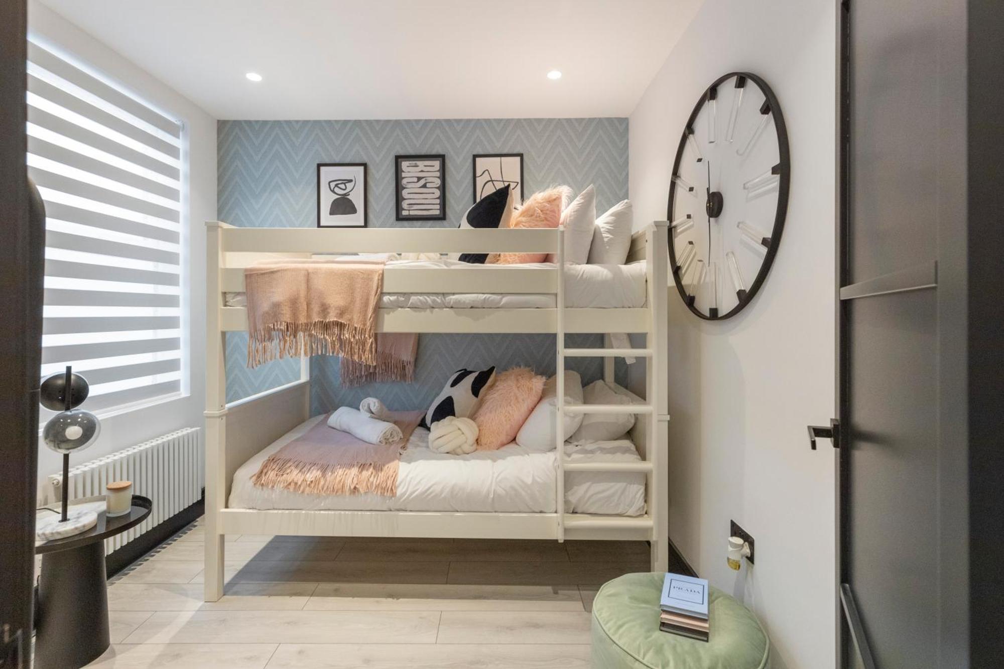 Unwind In Style 2Br With Cozy Backyard For Groups Διαμέρισμα Λονδίνο Εξωτερικό φωτογραφία