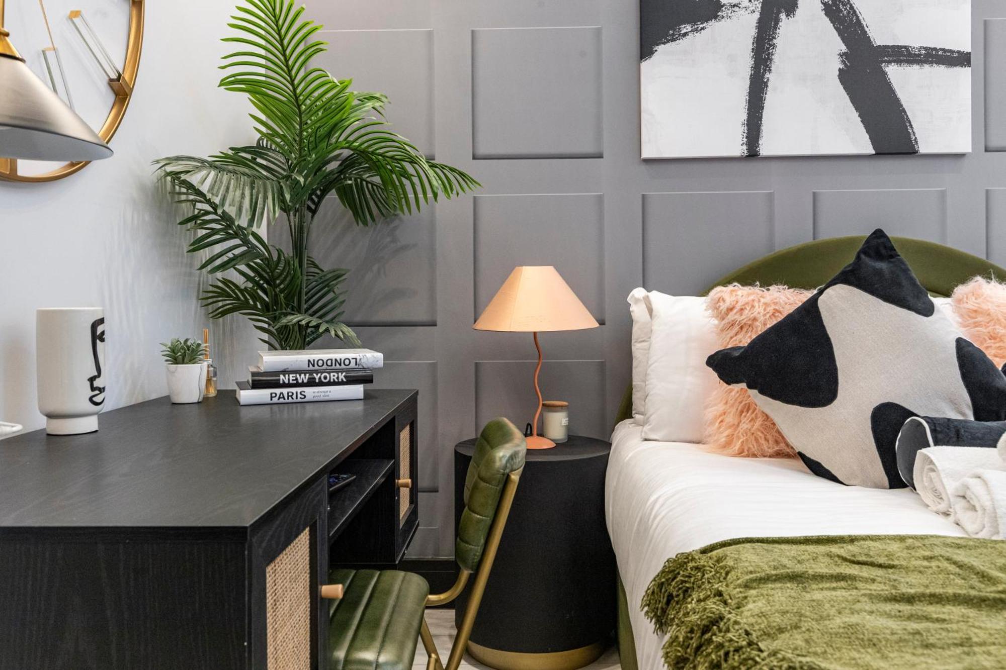 Unwind In Style 2Br With Cozy Backyard For Groups Διαμέρισμα Λονδίνο Εξωτερικό φωτογραφία