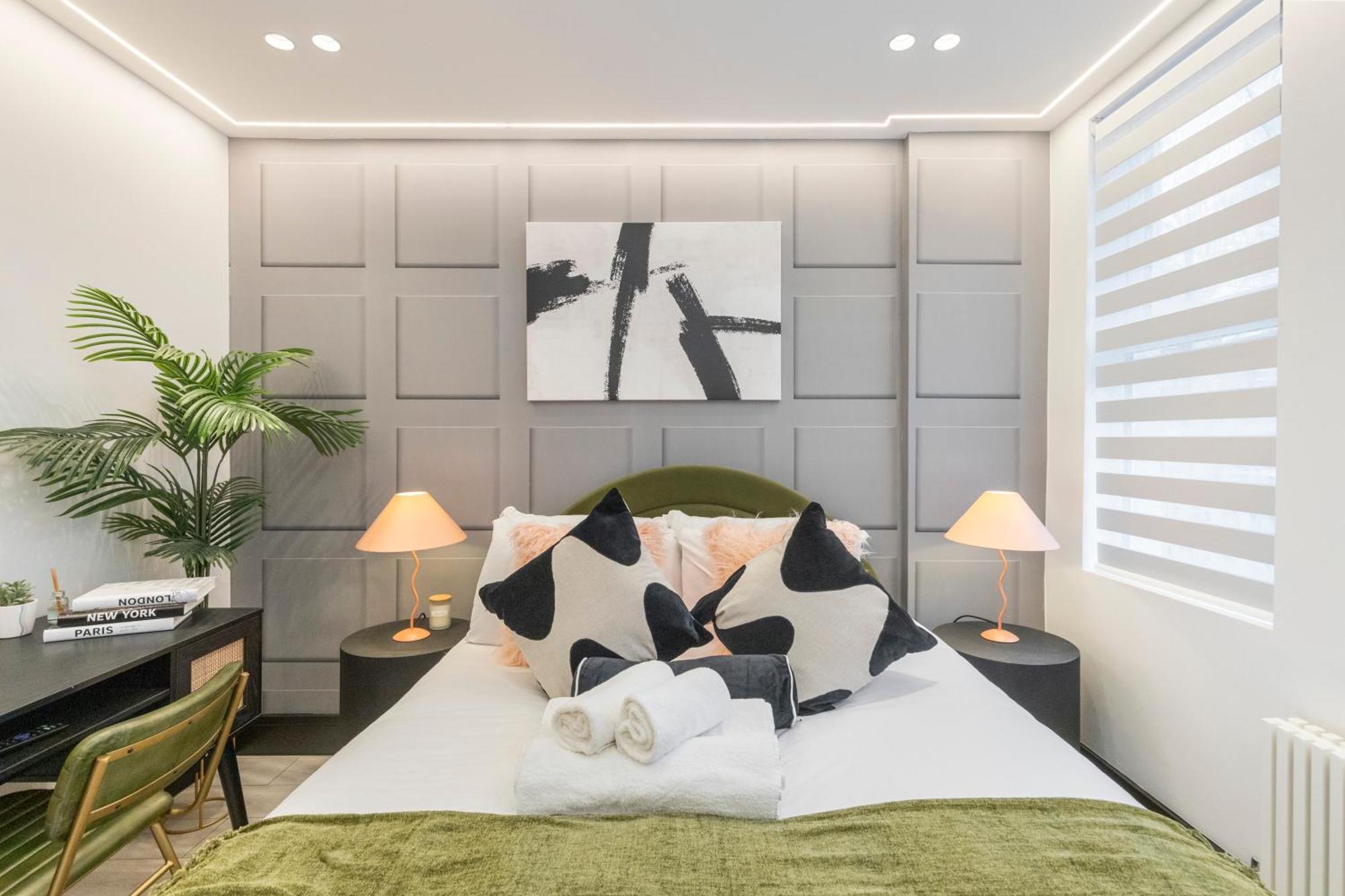 Unwind In Style 2Br With Cozy Backyard For Groups Διαμέρισμα Λονδίνο Εξωτερικό φωτογραφία