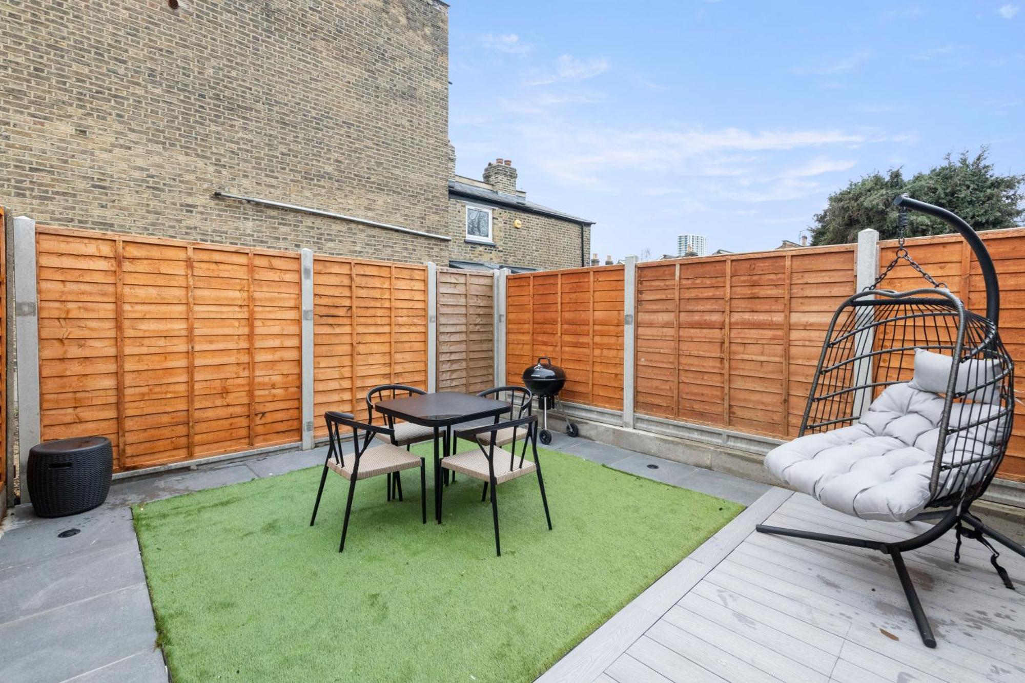 Unwind In Style 2Br With Cozy Backyard For Groups Διαμέρισμα Λονδίνο Εξωτερικό φωτογραφία